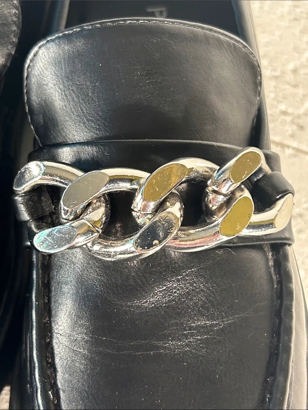 Espirit  NWOT SZ 9.5 Briley Black Loafers Silver Chain Academia Office Staple